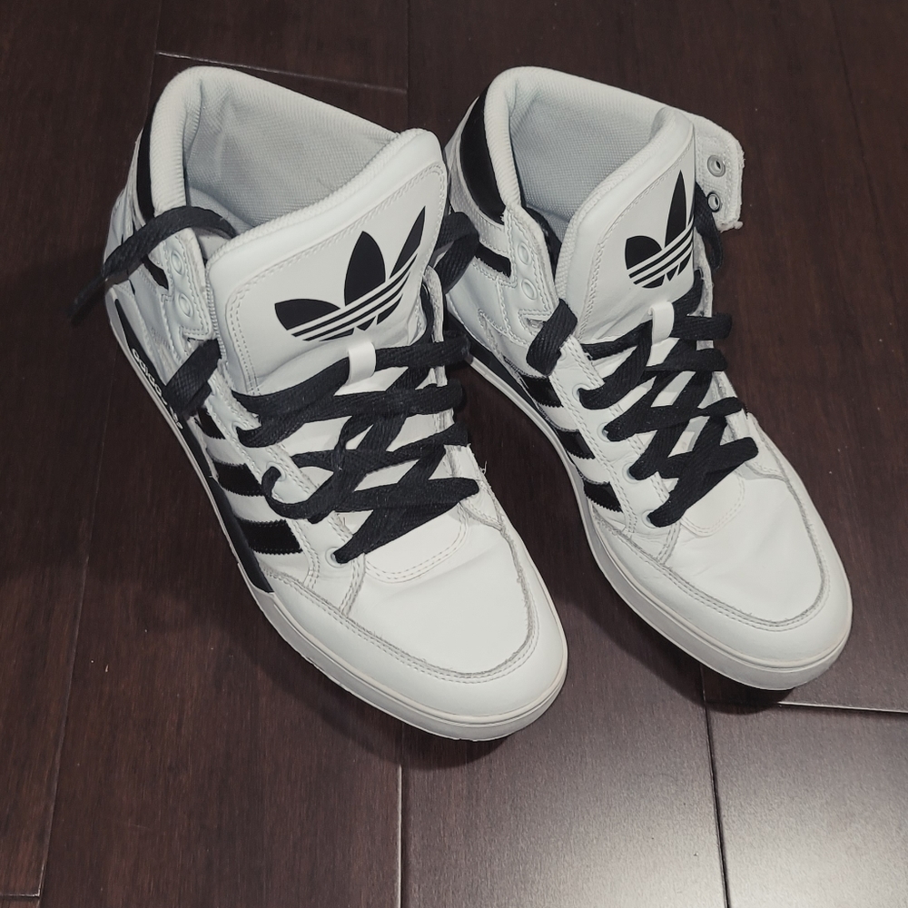 Addidas sneakers